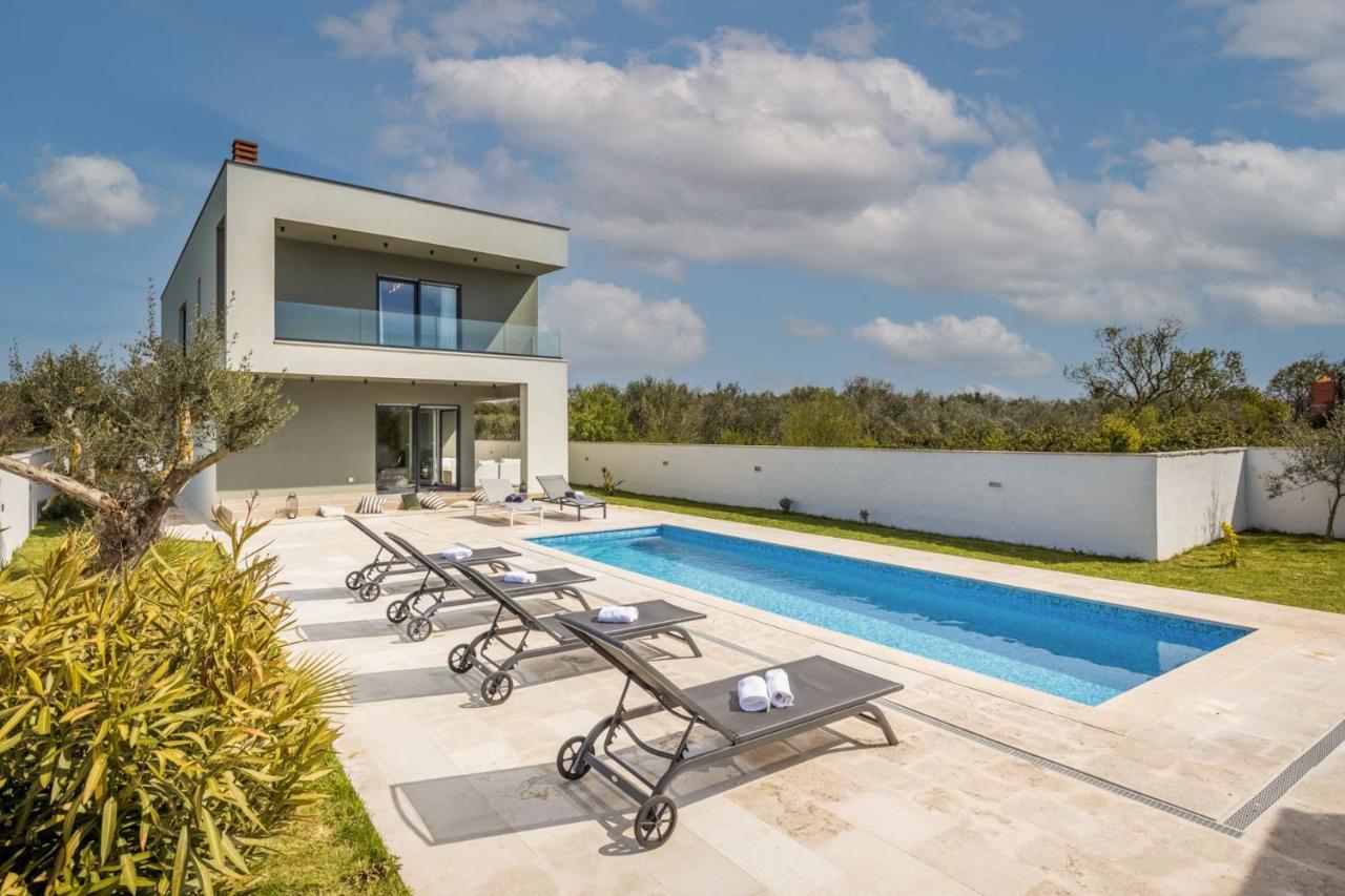 Villa Dunja Medulin Exterior photo